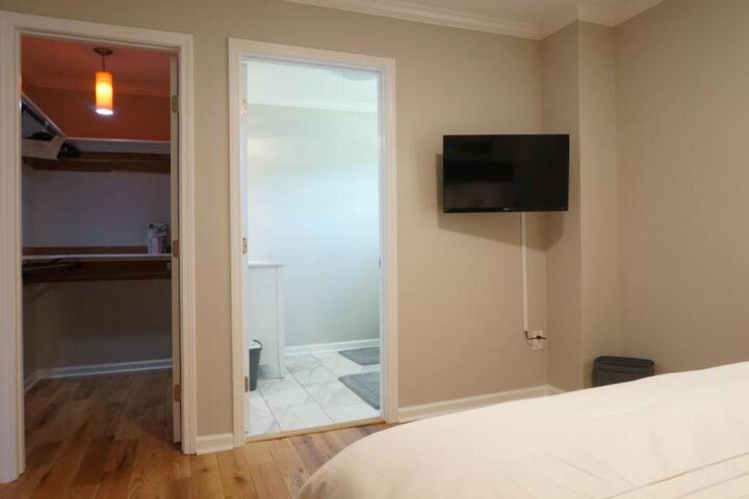 Atlanta Unit 2 Room 2 - Peaceful Weekend Getaway Private Bedroom & Bathroom Екстериор снимка